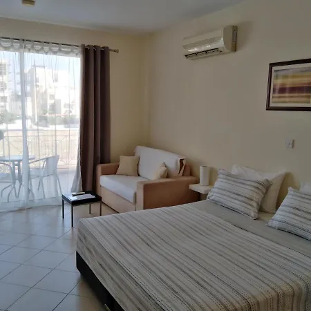 Kato Apartament *